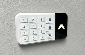 104017 Abode Used Wireless Keypad 2/104017/b And Wall Mount Only No Power Cable