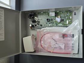 Xt50n Dmp Alarm Panel Kit With Keypad And Power Supply