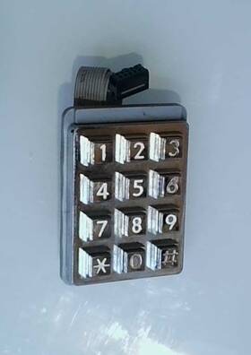 1895-017 Doorking Dks Rev A Keypad White Numerals With Ribbon Cable Used