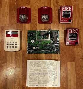 2-horn First Alert 1600c / Adt Board With Fa560 Keypad 2-horn/strob 2-pull Station 2-horn First Alert 1600c / Adt Board With Fa560 Keypad 2-horn/strob 2-pull Station