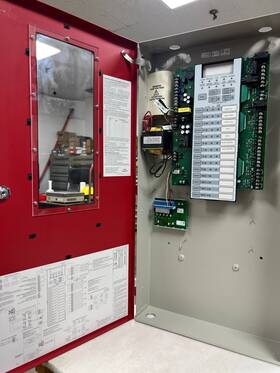 Fx-10 Ge General Electric / Fireworx G/r 120v Fire Alarm Panel 2.2 Amp With Keys Fx-10 Ge General Electric / Fireworx G/r 120v Fire Alarm Panel 2.2 Amp With Keys