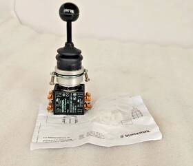 Wkt-19.4 Schmersal Wksc32/1x401/wkt-1/wkt-19.4 Spring Return Joystick Switch Wksc32/1x401