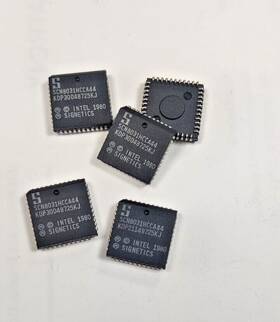 Scn8031hcca44 Signetics 31 Pcs Lot Ic 8- Bit Microcontroller